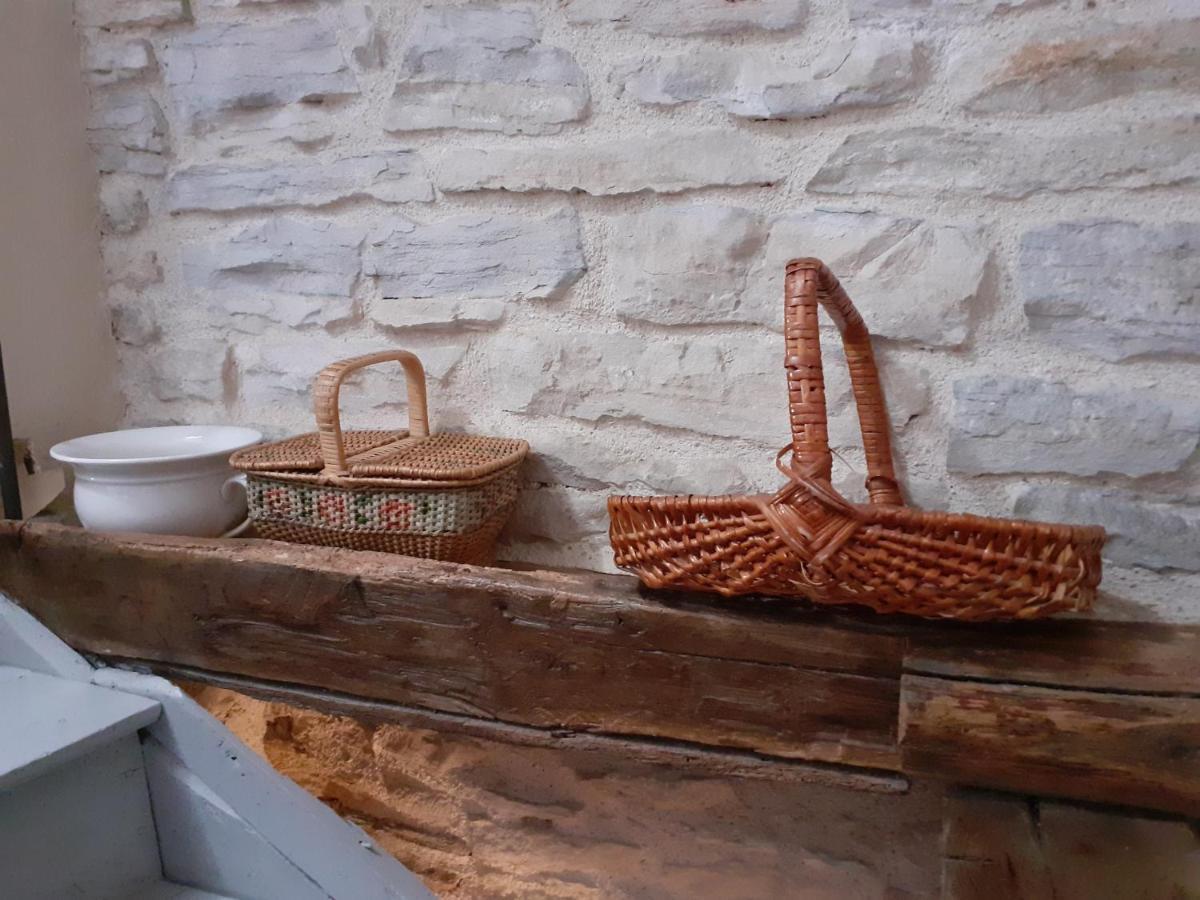 La Petite Sentence de Noyers Extérieur photo